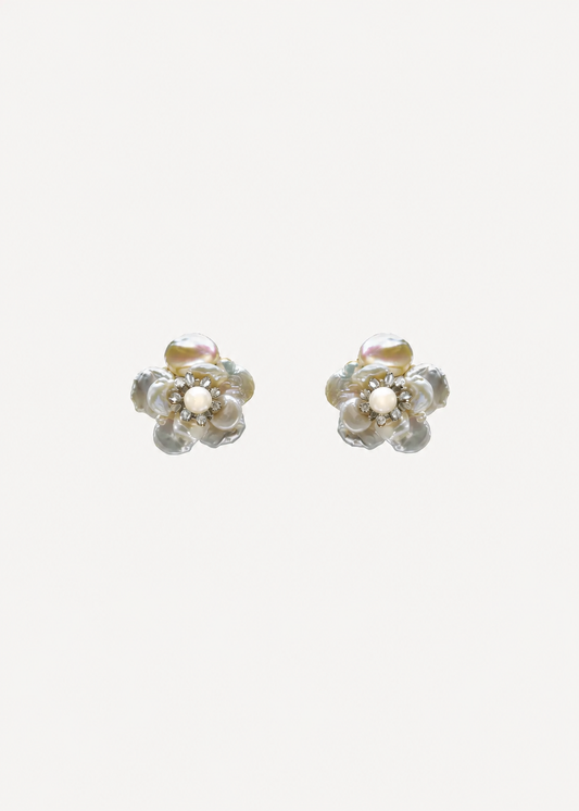 Avery Pearl Petal Earring
